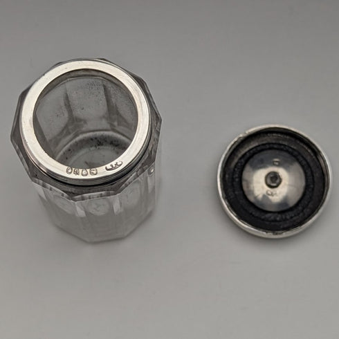 1882 年英國古董小玻璃瓶純銀蓋 110 克